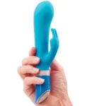 Il Bwild Deluxe Bunny di B Swish è un vibratore rabbit potente e impermeabile che offre un'esperienza di piacere intensa.