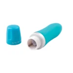 Il vibratore bullet Bcute Classic Giada di B Swish offre un'esperienza intima con il suo design in silicone impermeabile.