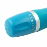 Il vibratore bullet Bcute Classic Giada di B Swish offre un'esperienza intima con il suo design in silicone impermeabile.