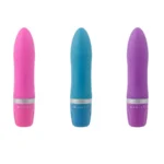 Il vibratore bullet Bcute Classic Giada di B Swish offre un'esperienza intima con il suo design in silicone impermeabile.