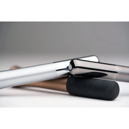 Scopri il vibratore clitorideo elegante Wink+ di Crave