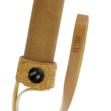 La frusta originale in pelle vegana di Fetish Submissive offre un'esperienza coinvolgente per gli appassionati di frusta BDSM vegana.