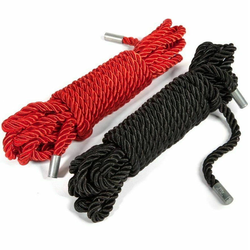 Esplora nuove dimensioni di intimità con le corde per bondage Fifty Shades Of Gray