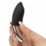 Fifty Shades Of Grey Relentless Vibrations vibratore per mutandine con telecomando per una stimolazione clitoridea discreta e lussuosa.