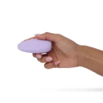 stimolatore clitorideo vegano con vibrazioni profonde.