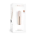 Il Vibratore Bullet Ricaricabile di Le Wand offre un'esperienza di piacere intensa grazie alle sue modalità di vibrazione e intensità variabili.