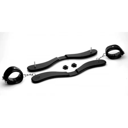 Il Humbler Estremo con Polsini Caviglia di Master Series offre un'esperienza di sottomissione unica