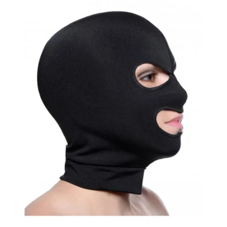 Il Cappuccio Facade con Fori per Occhi e Bocca di Master Series offre un'esperienza di roleplay coinvolgente e misteriosa.