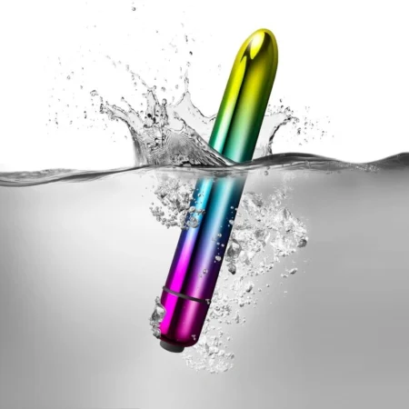 Il vibratore bullet Prism di Rocks-off offre una stimolazione di precisione per un piacere sensuale in ogni momento.
