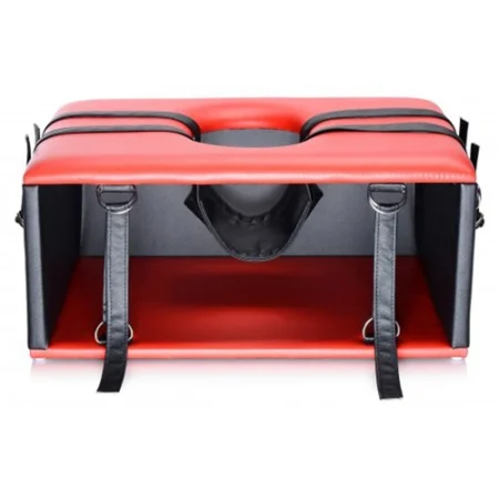 La Sedia Queening Kinging di Strict eleva l'esperienza BDSM con comfort e controllo senza pari per il facesitting.